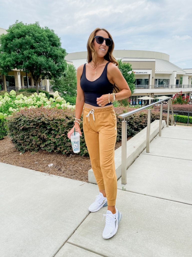 Vuori Athleisure looks for comfort and style on the go – Two Peas in a Blog
